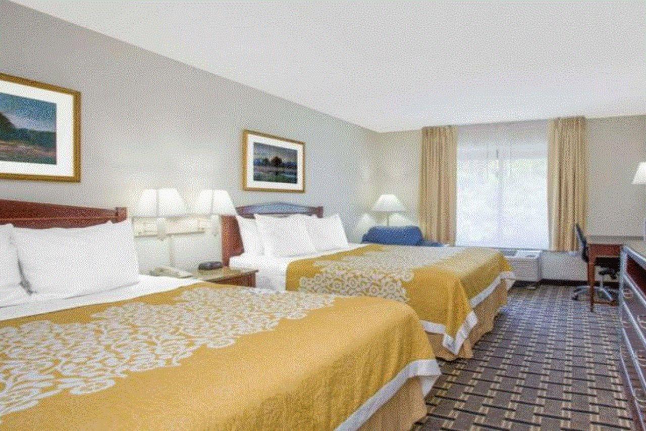 Hotel Carolina A Days Inn By Wyndham Hilton Head Island Buitenkant foto