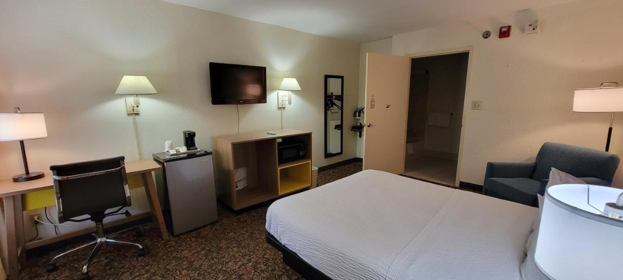 Hotel Carolina A Days Inn By Wyndham Hilton Head Island Buitenkant foto