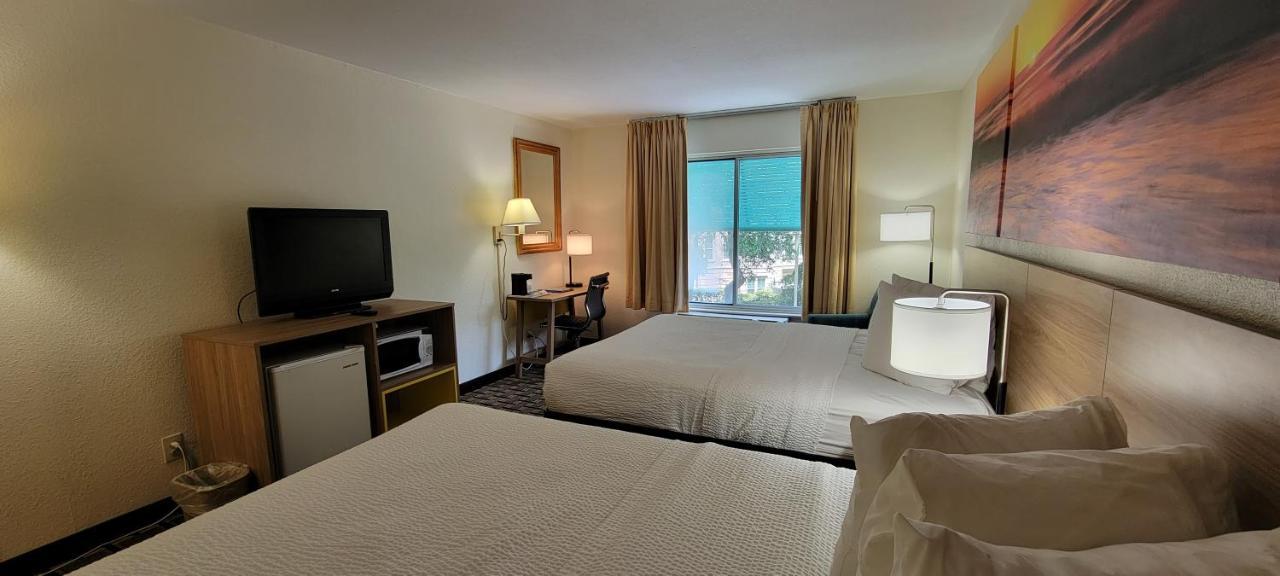 Hotel Carolina A Days Inn By Wyndham Hilton Head Island Buitenkant foto