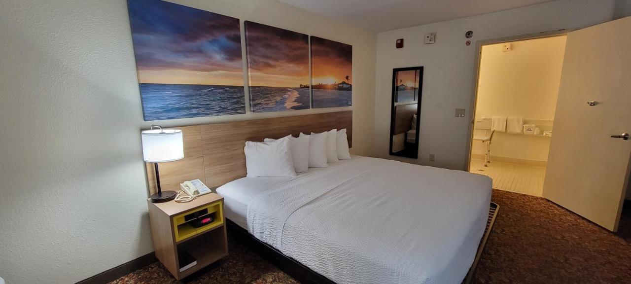 Hotel Carolina A Days Inn By Wyndham Hilton Head Island Buitenkant foto
