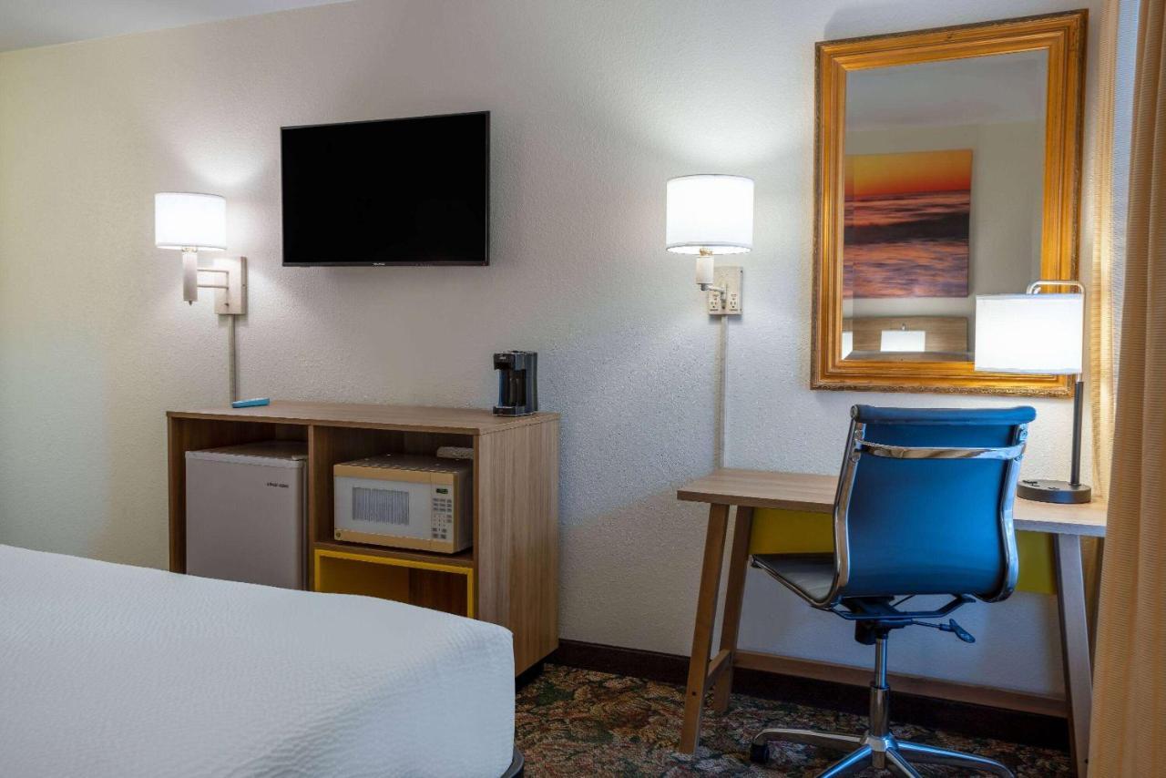 Hotel Carolina A Days Inn By Wyndham Hilton Head Island Buitenkant foto